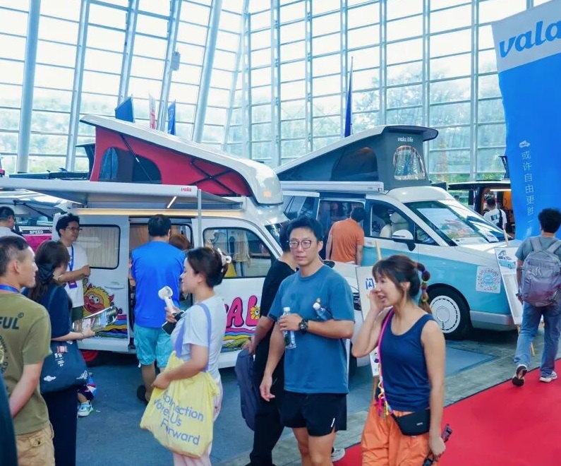 2026年上海国际房车展 x改装秀RV SHOW参展商与海外采购商展台洽谈现场