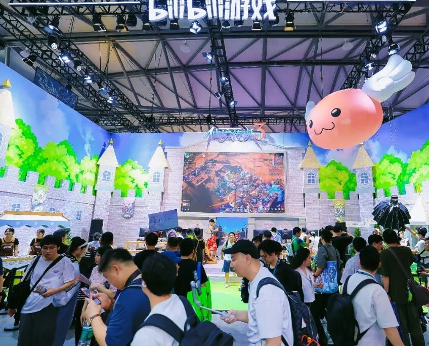 2027年中国(上海)国际数码互动娱乐展览会CJCHINAJOY参展商与海外采购商展台洽谈现场