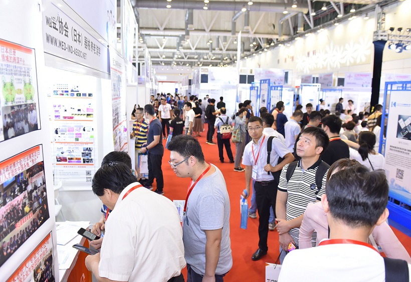 2026年广州国际康复医疗、护理用品及养老福祉展RPNE展馆现场,专业观众参观实况
