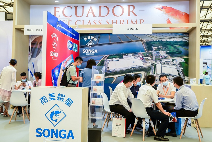 2027年上海国际餐饮食材展览会Aige Food Shanghai参展商与海外采购商展台洽谈现场