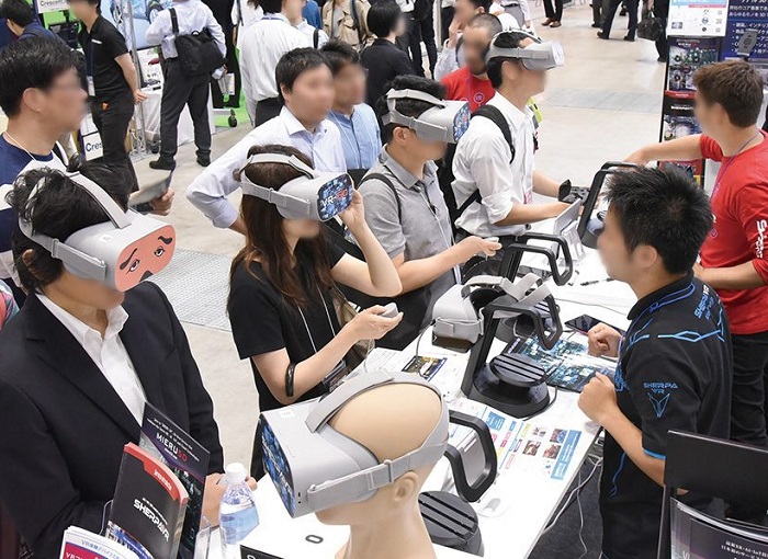 2027年日本东京工业三维虚拟影像技术展览会IVR展馆现场,专业观众参观实况
