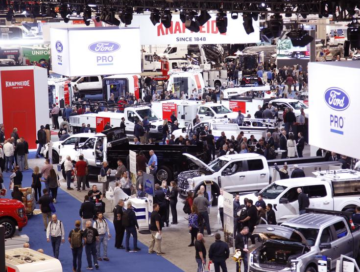 2027年美国印第安纳波利斯工作业卡车展览会Work Truck Week参展商与海外采购商展台洽谈现场