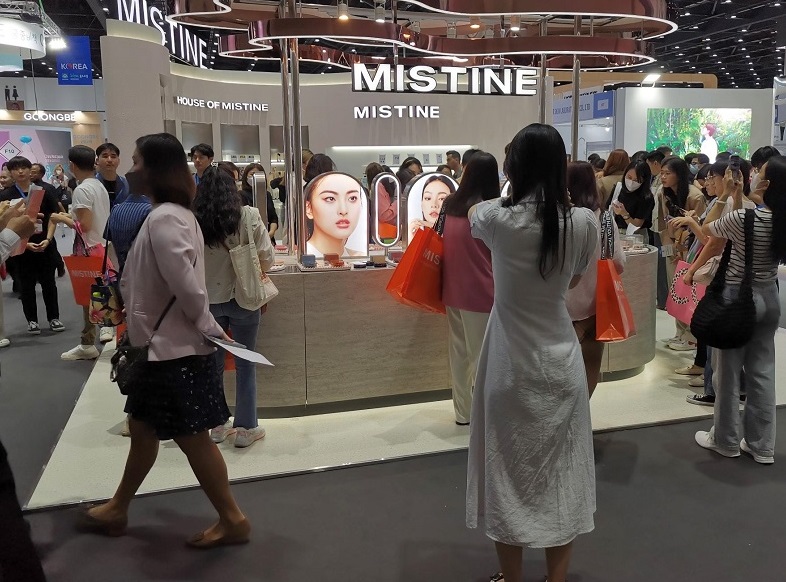 2027年泰国曼谷美容展览会COSMOPROF CBE ASEAN展馆内部展台环境实拍