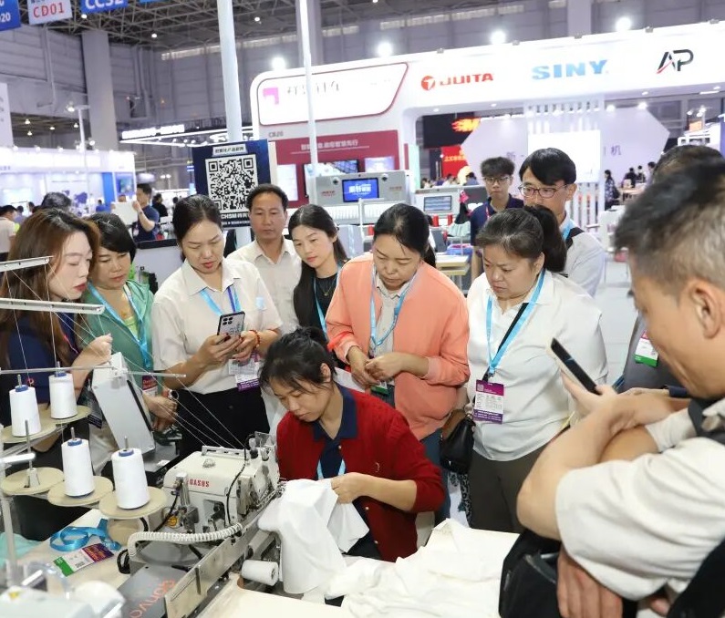 2027年大湾区国际智能鞋机鞋材展览会DFM展馆内部展台环境实拍