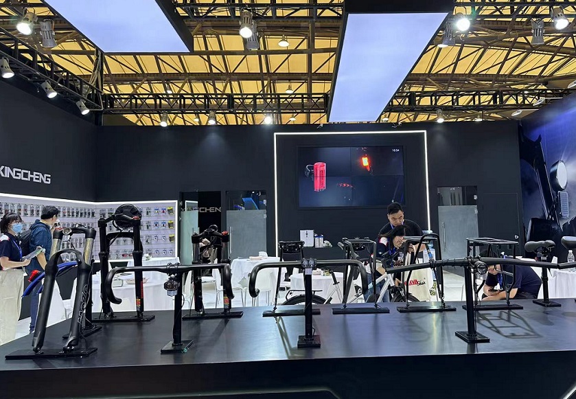 2027年上海国际户外骑行装备展览会CHINA CYCLE展馆现场,专业观众参观实况