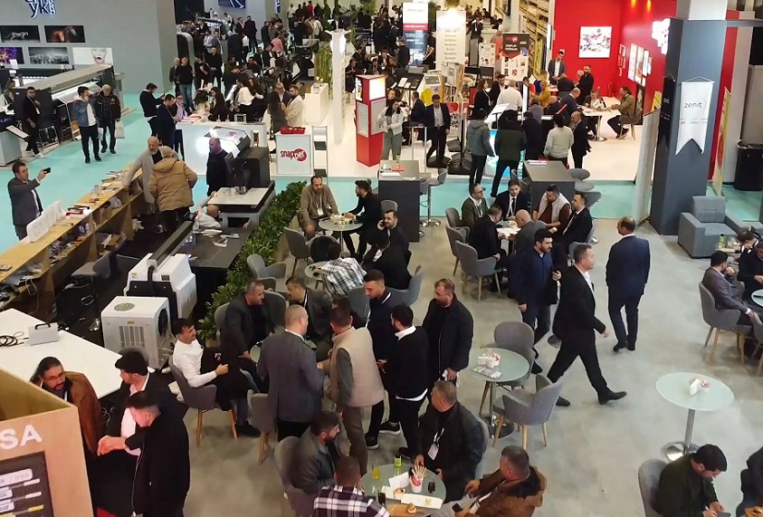 2025年土耳其印刷及广告标识展FESPA Eurasia展馆现场,专业观众参观实况