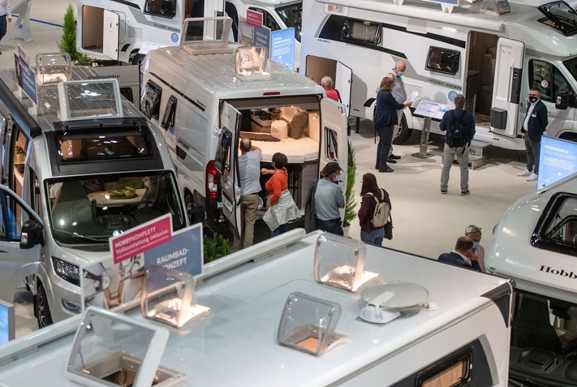 2026年德国不莱梅房车展览会Caravan Bremen参展商与海外采购商展台洽谈现场