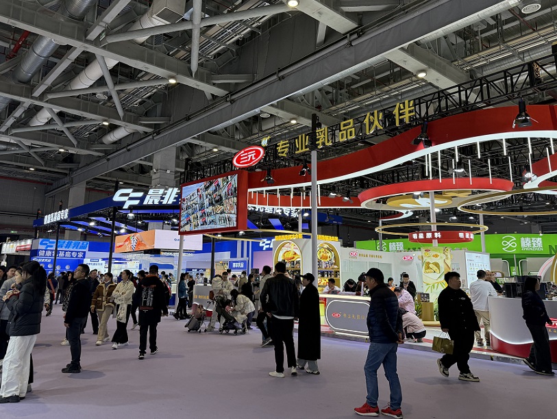 2027年上海咖啡美食文化节-上海咖啡周COFFEE FOODIE FESTIVAL参展商与海外采购商展台洽谈现场