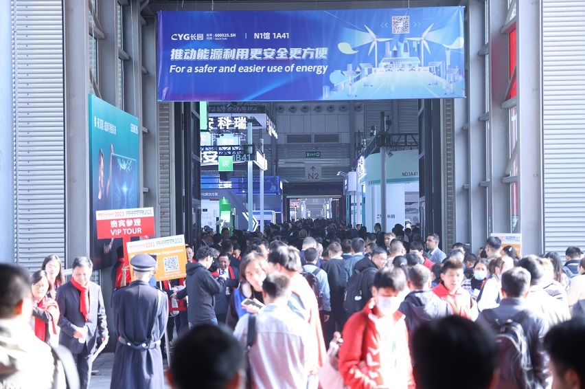 2026年上海国际电力设备及技术展览会EP Shanghai参展商与海外采购商展台洽谈现场