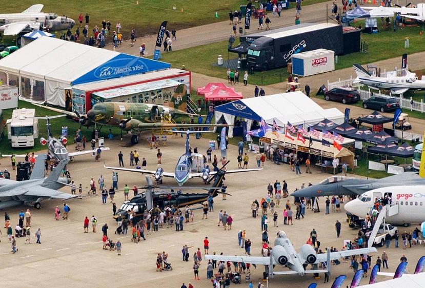 2027年美国奥什科什航空展览会EAA AirVenture行业机械设备展品展台实拍