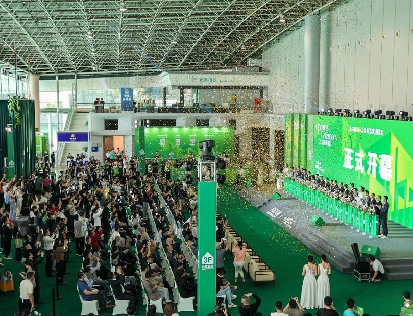 2027年东莞设计周DDWDongguan Design Week展会现场产品演示与行业交流活动