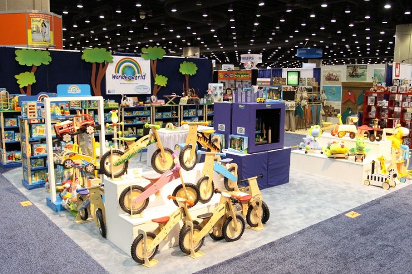 2027年美国拉斯维加斯婴童用品展览会ABC Kids Expo参展商与海外采购商展台洽谈现场
