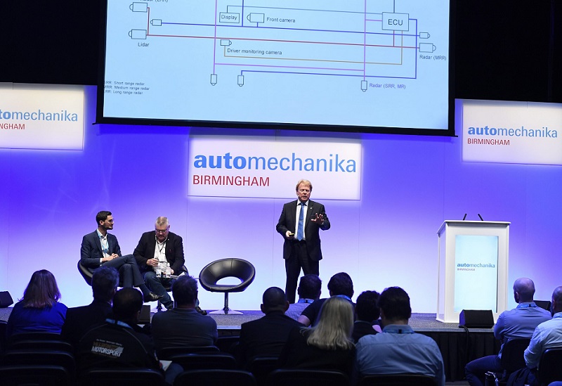 2027年法兰克福英国伯明翰汽配展览会Automechanika Birmingham 展馆现场,专业观众参观实况