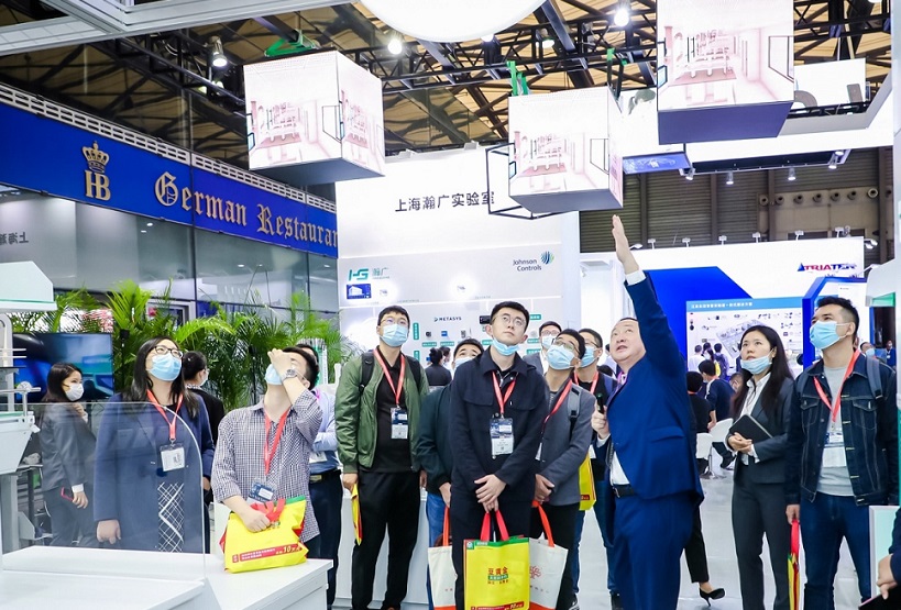 2026年慕尼黑上海国际分析生化及实验室展览会Analytica China参展商与海外采购商展台洽谈现场