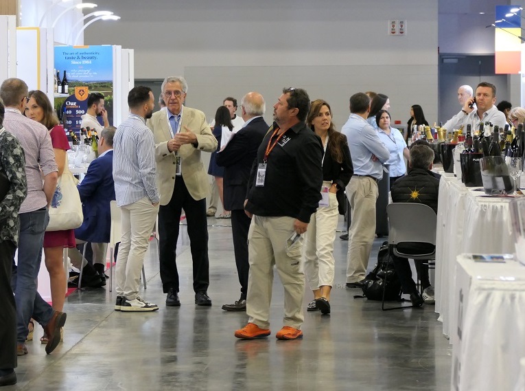 2027年美国葡萄酒、红酒、烈酒展览会Vinexpo America行业机械设备展品展台实拍