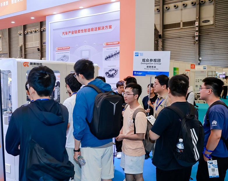 2027年上海国际工业装配及传输技术展览会AHTE参展商与海外采购商展台洽谈现场