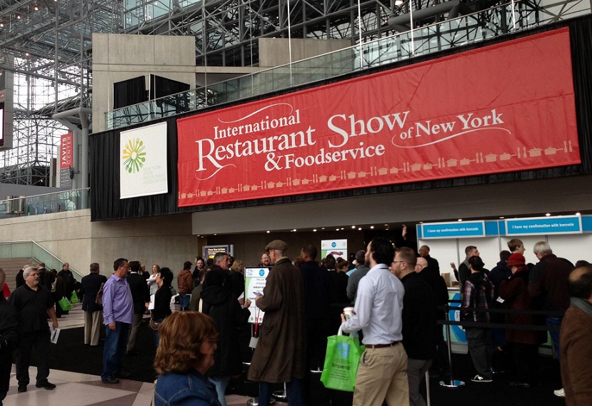 2027年美国纽约餐饮业展览会New York Restaurant Show参展商与海外采购商展台洽谈现场