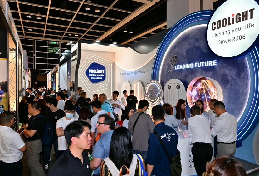 2027年香港春季灯饰、照明展览会Hongkong Lighting Fair展馆现场，专业观众参观实况