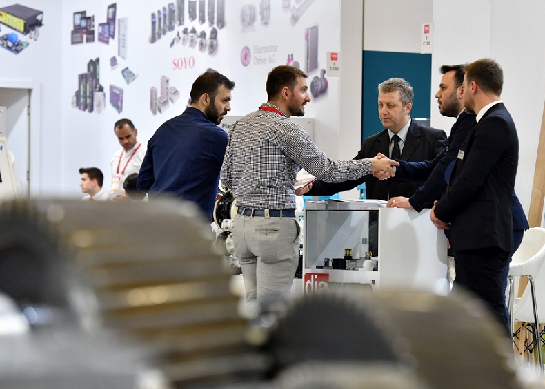 2027年土耳其伊斯坦布尔物流技术展览会CeMAT EURASIA展馆现场,专业观众参观实况