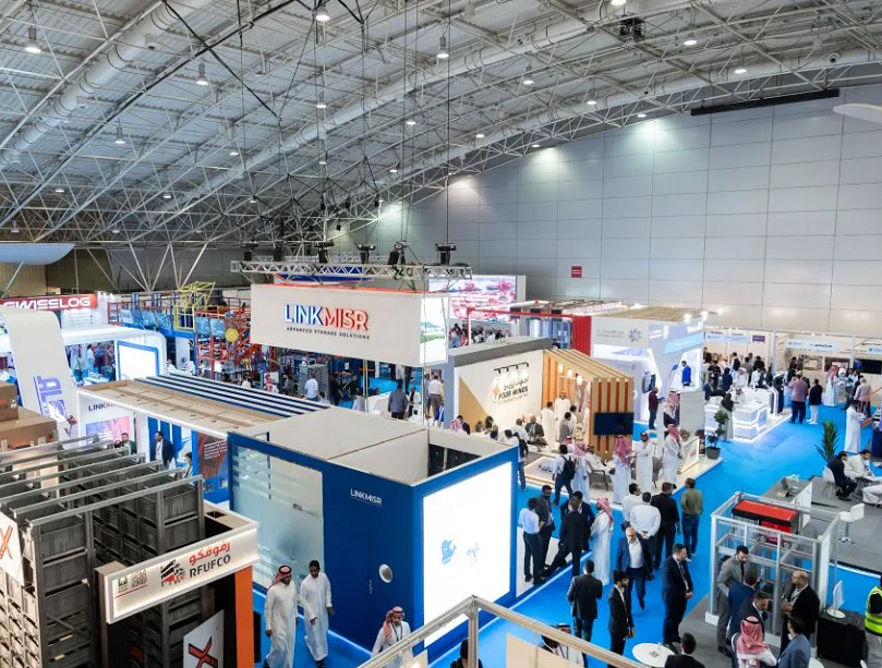 2027年沙特利雅得物流及仓储展览会Saudi Warehousing & Logistics Expo展馆现场，专业观众参观实况