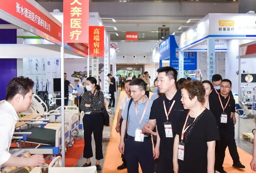 2027年重庆医疗器械展览会CWMEE展会现场产品演示与行业交流活动