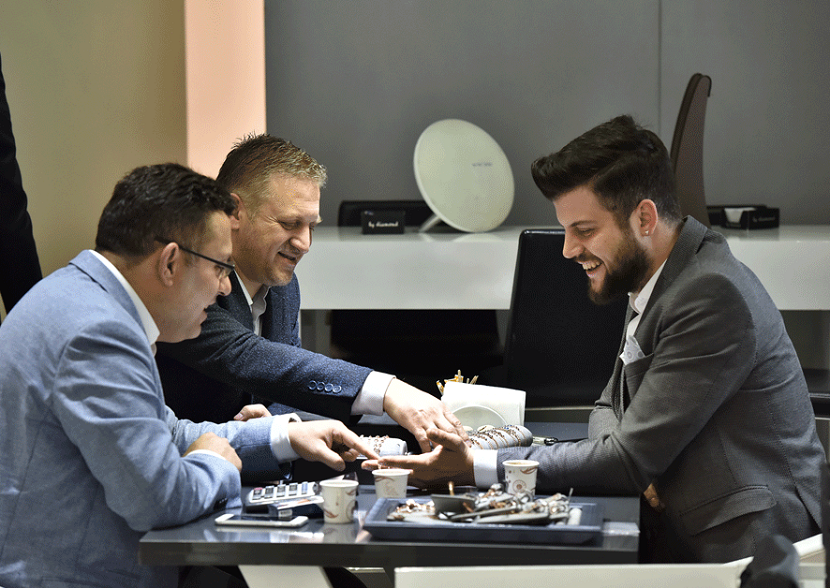 2027年土耳其伊斯坦布尔珠宝展览会IJSIstanbul Jewelry Show参展商与海外采购商展台洽谈现场