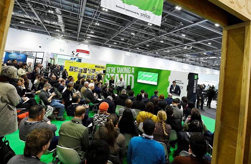 2027年英国伦敦环保建筑建材展览会Futurebuild展馆现场，专业观众参观实况