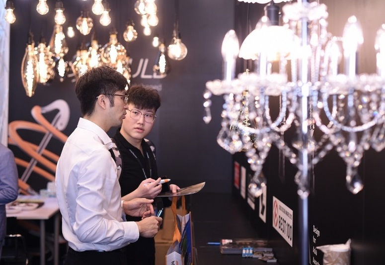2027年香港春季灯饰、照明展览会Hongkong Lighting Fair展馆内部展台环境实拍