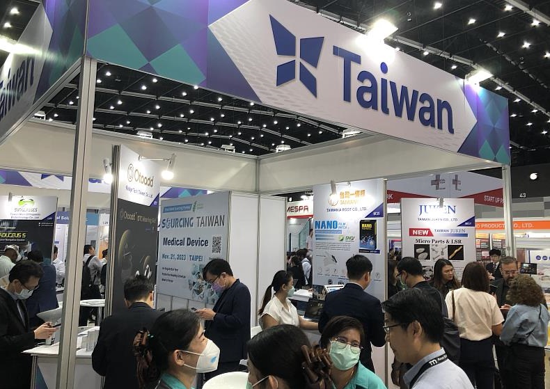 2027年日本大阪医疗展览会Medical Japan展馆现场,专业观众参观实况