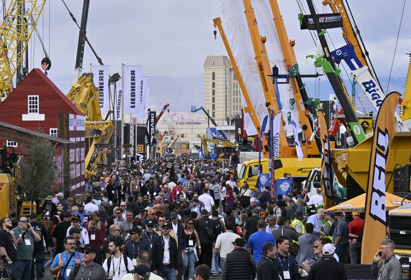 2029年美国拉斯维加斯工程机械展览会CONEXPO-CON AGG展馆现场,专业观众参观实况