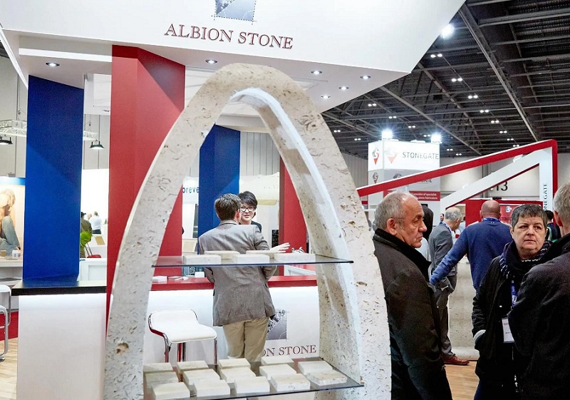 2027年英国伦敦天然石材展览会The UK Stone Industry Event展馆现场,专业观众参观实况