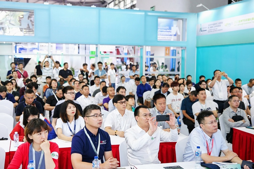 2027年上海国际工业材料展览会· 铜COPPER CHINA参展商与海外采购商展台洽谈现场