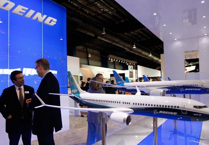 2028年新加坡航空展览会Singapore Air Show参展商与海外采购商展台洽谈现场