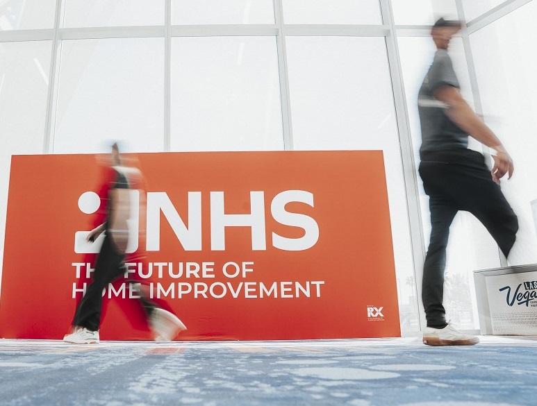 2027年美国拉斯维加斯五金园艺展览会NHSNATIONAL HARDWARE SHOW展馆现场,专业观众参观实况