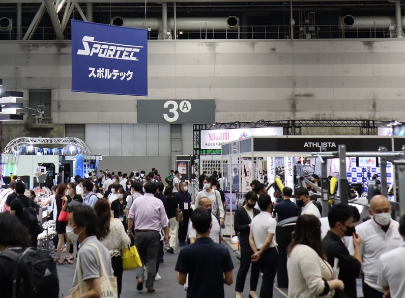 2027年日本东京体育场馆及设施展览会SPORTEC展馆现场,专业观众参观实况