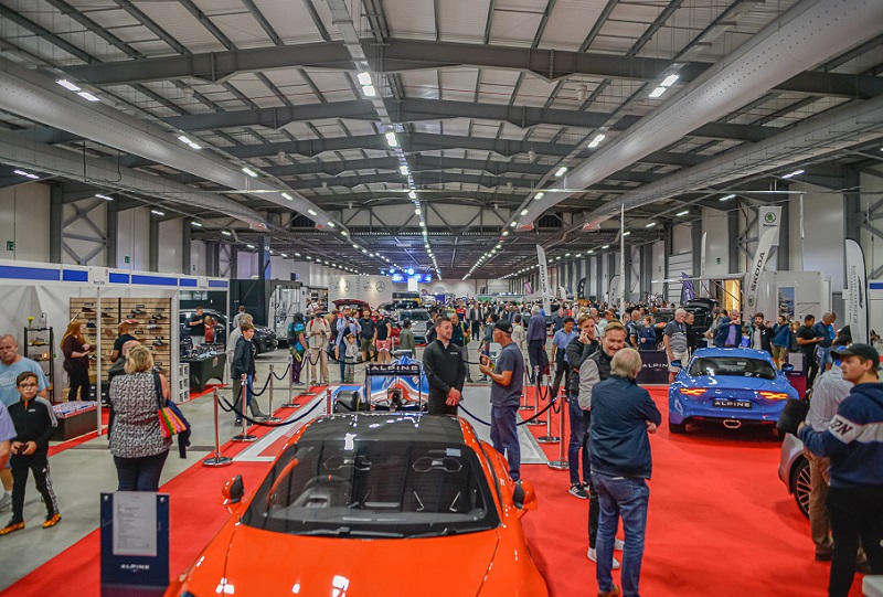 2027年英国车展The British Motor Show展馆现场，专业观众参观实况