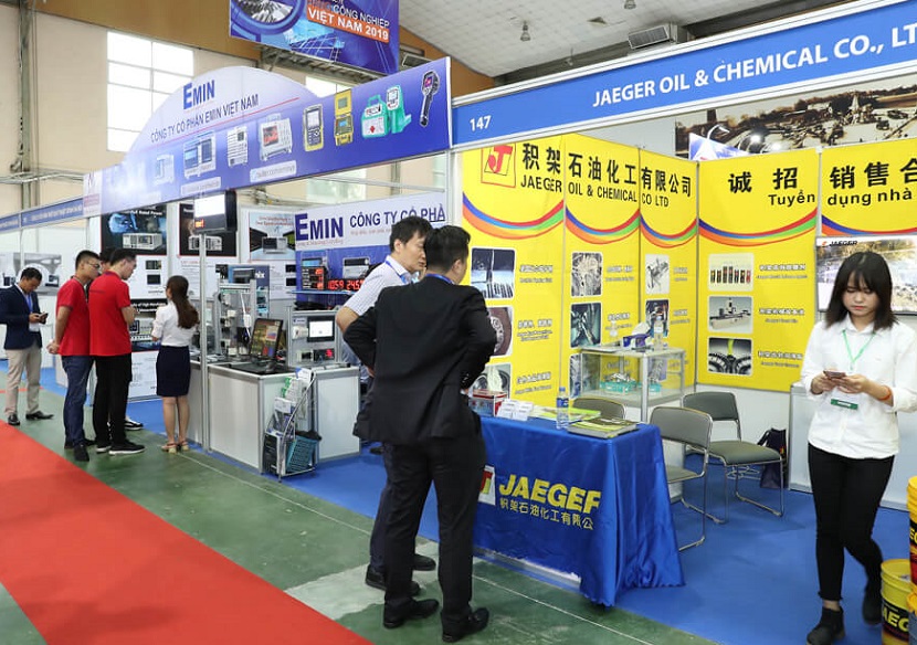 2026年越南河内工业展览会VIIF参展商与海外采购商展台洽谈现场