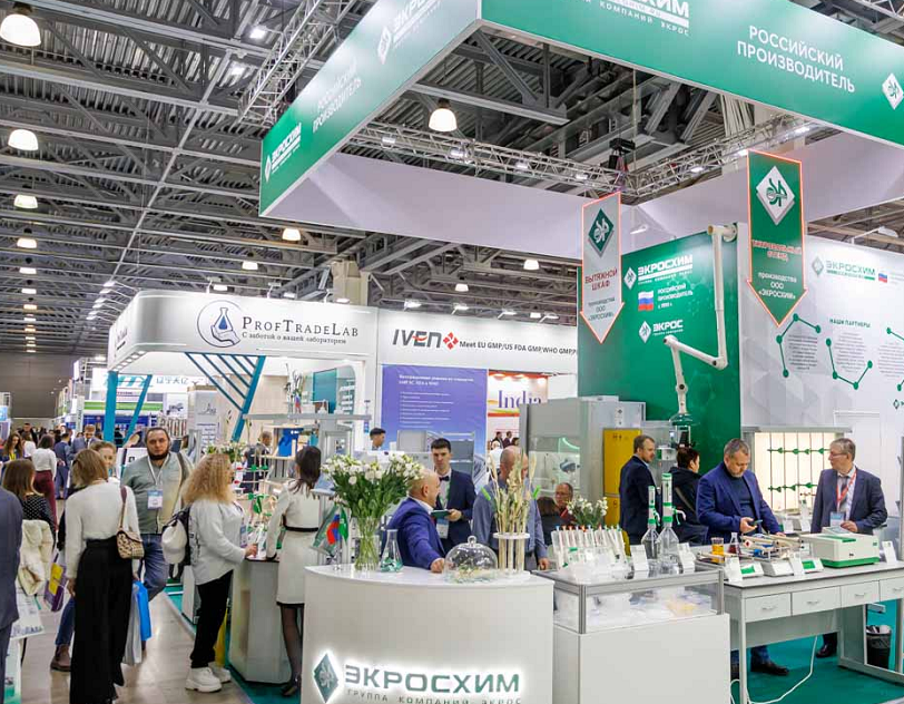2026年俄罗斯制药原料及制药机械展览会Pharmtech Ingredients展馆现场,专业观众参观实况