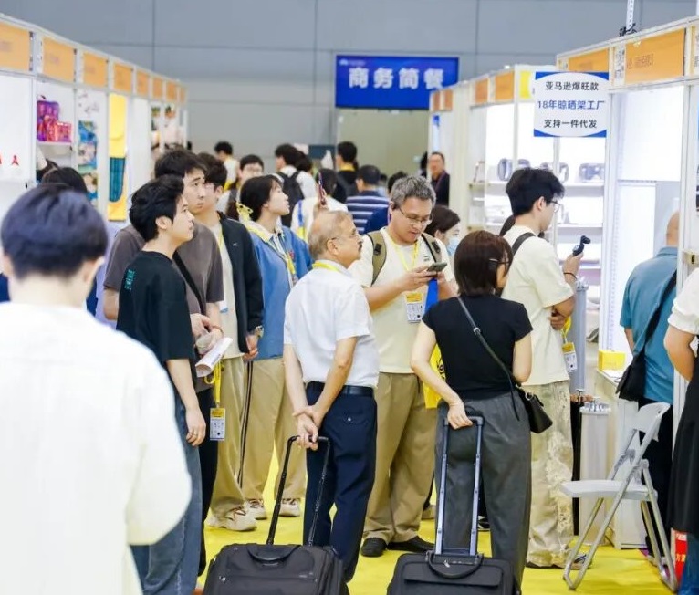 2027年中国(宁波)中小工厂展览会Factory Fair参展商与海外采购商展台洽谈现场