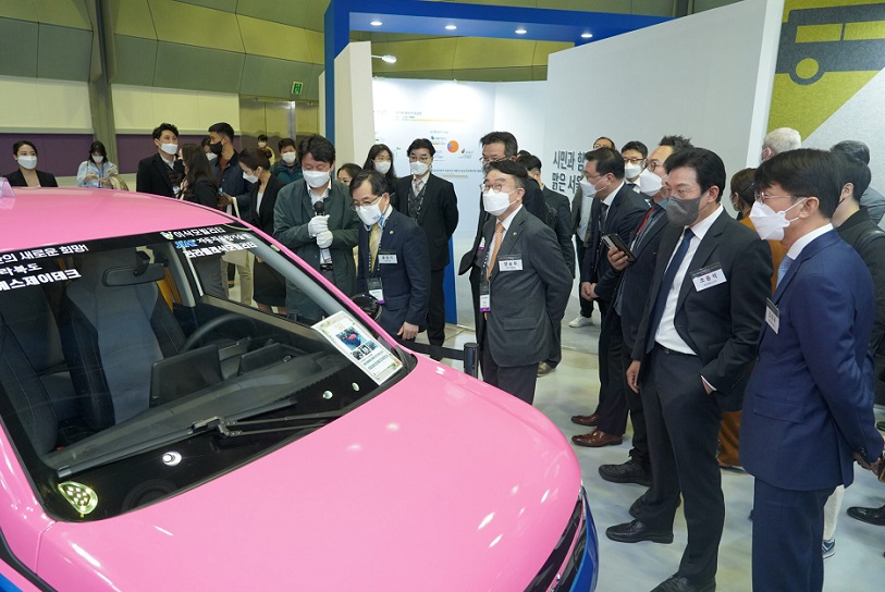 2027年韩国首尔新能源电动车展EV Trend Korea展馆内部展台环境实拍