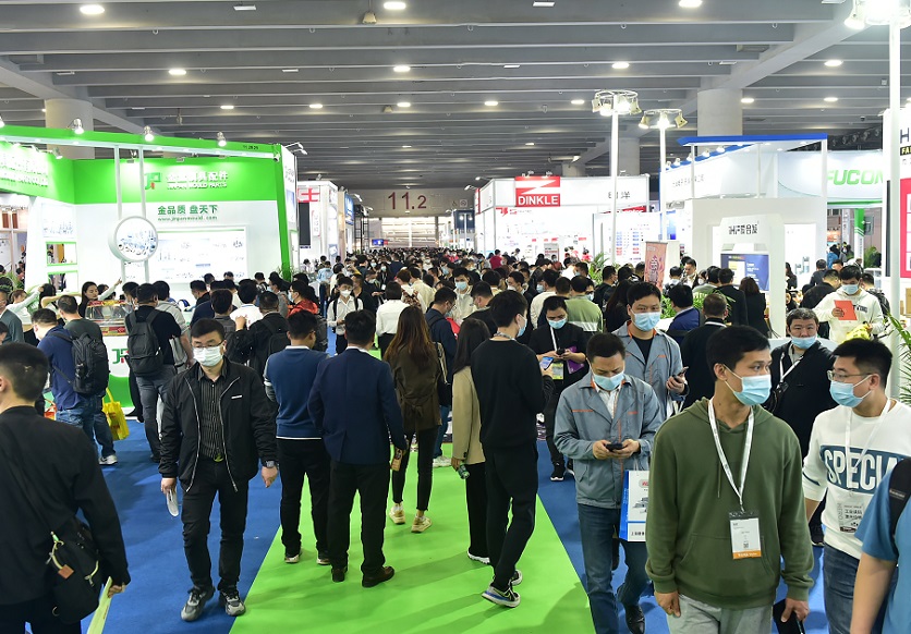 2026年亚洲（广州）国际模具展览会Asiamold参展商与海外采购商展台洽谈现场