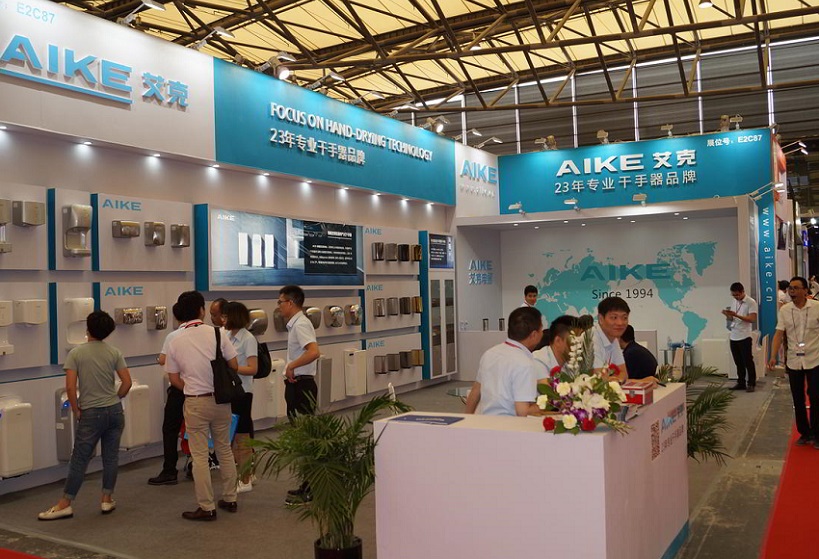 2027年中国上海厨房卫浴展览会KBCKitchen & Bath China 展馆现场，专业观众参观实况
