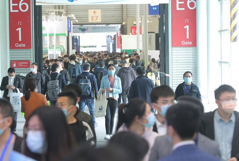 2027年上海环博会-上海环保展IE EXPO CHINA展馆现场,专业观众参观实况