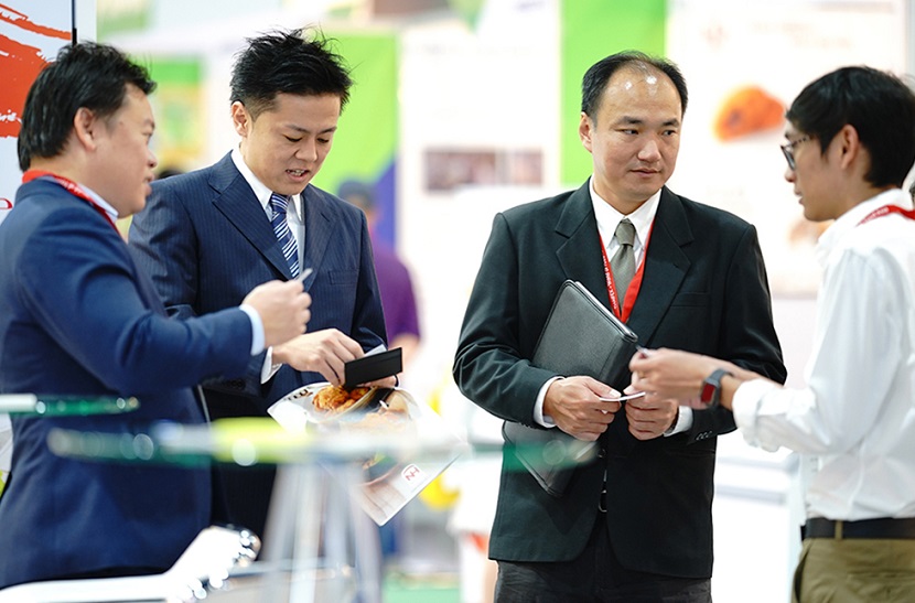 2027年泰国酒店用品及咖啡展览会HORECA Asia参展商与海外采购商展台洽谈现场