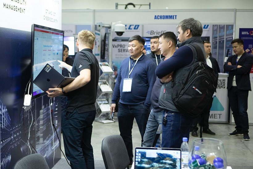 2027年哈萨克斯坦安防及军警展KSSKazakhstan Security Systems展馆现场,专业观众参观实况