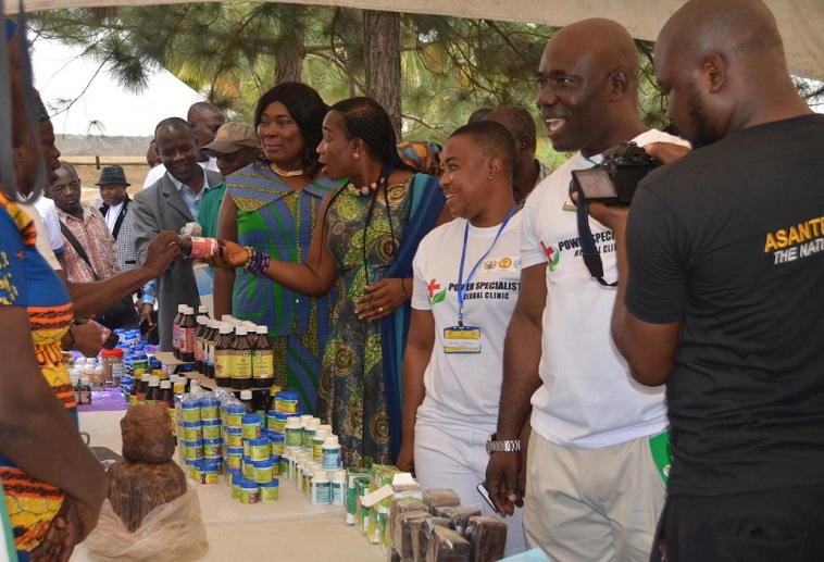 2027年加纳食品展AFSAfrica Food Show参展商与海外采购商展台洽谈现场