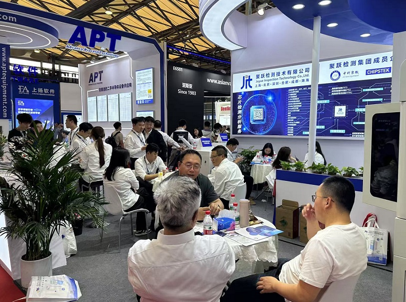 2027年上海国际半导体展览会SEMICONSEMICON CHINA行业机械设备展品展台实拍