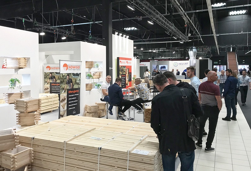 2027年波兰木工机械展览会WOOD TECH WARSAW EXPO展馆现场，专业观众参观实况