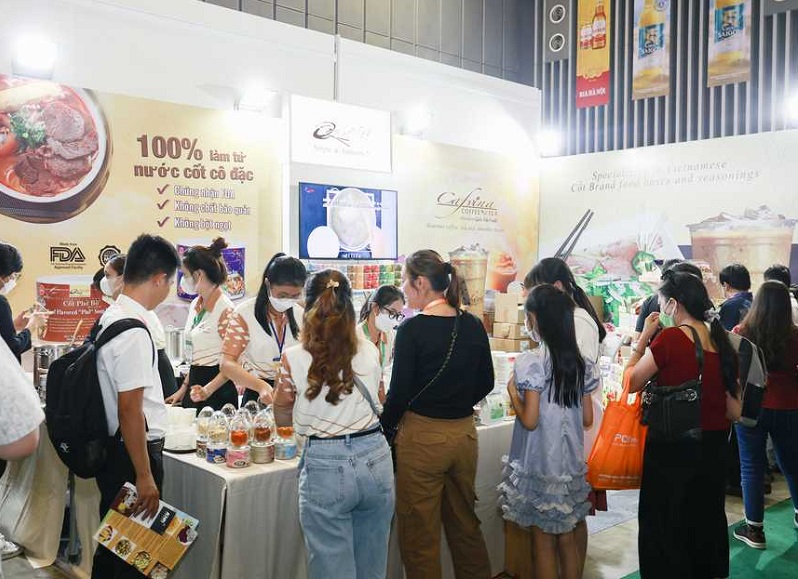 2027年越南胡志明食品及食品加工包装展览会Vietfood&ProPack展馆现场，专业观众参观实况