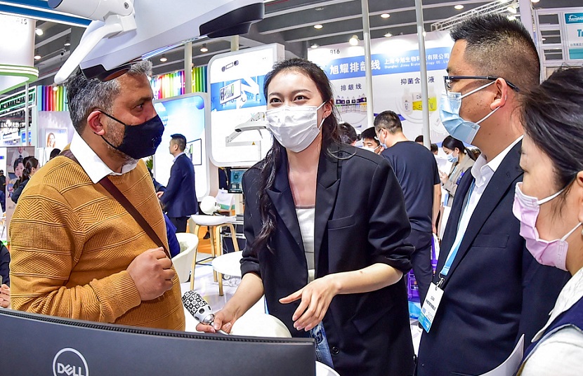 2027年广州华南国际口腔展览会Dental South China展馆现场,专业观众参观实况